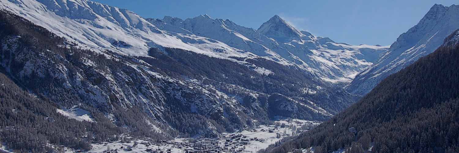 Evolène et la Dent-Blanche en hiver (val d'Herens, Valais, Suisse)